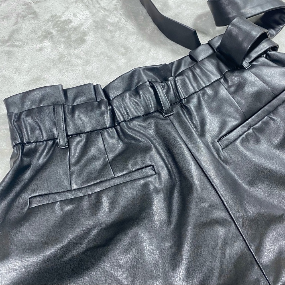 ZARA Women's Black Faux Leather Short Pants sz LARGE Belted High Rise Pleated - Picture 11 of 16